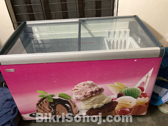 SINGER ICE CREAM FREEZER